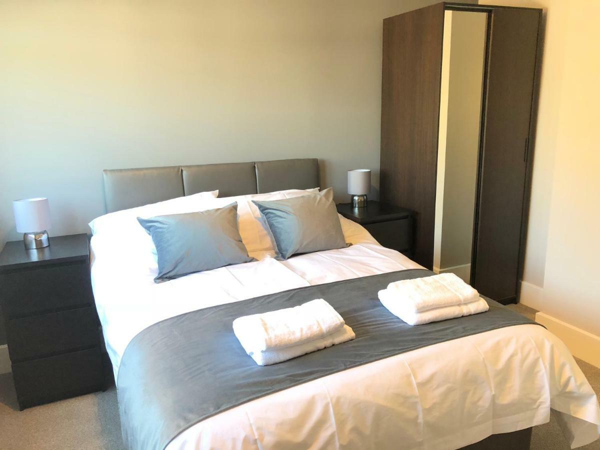 Guineas House Villa Нюмаркет Екстериор снимка